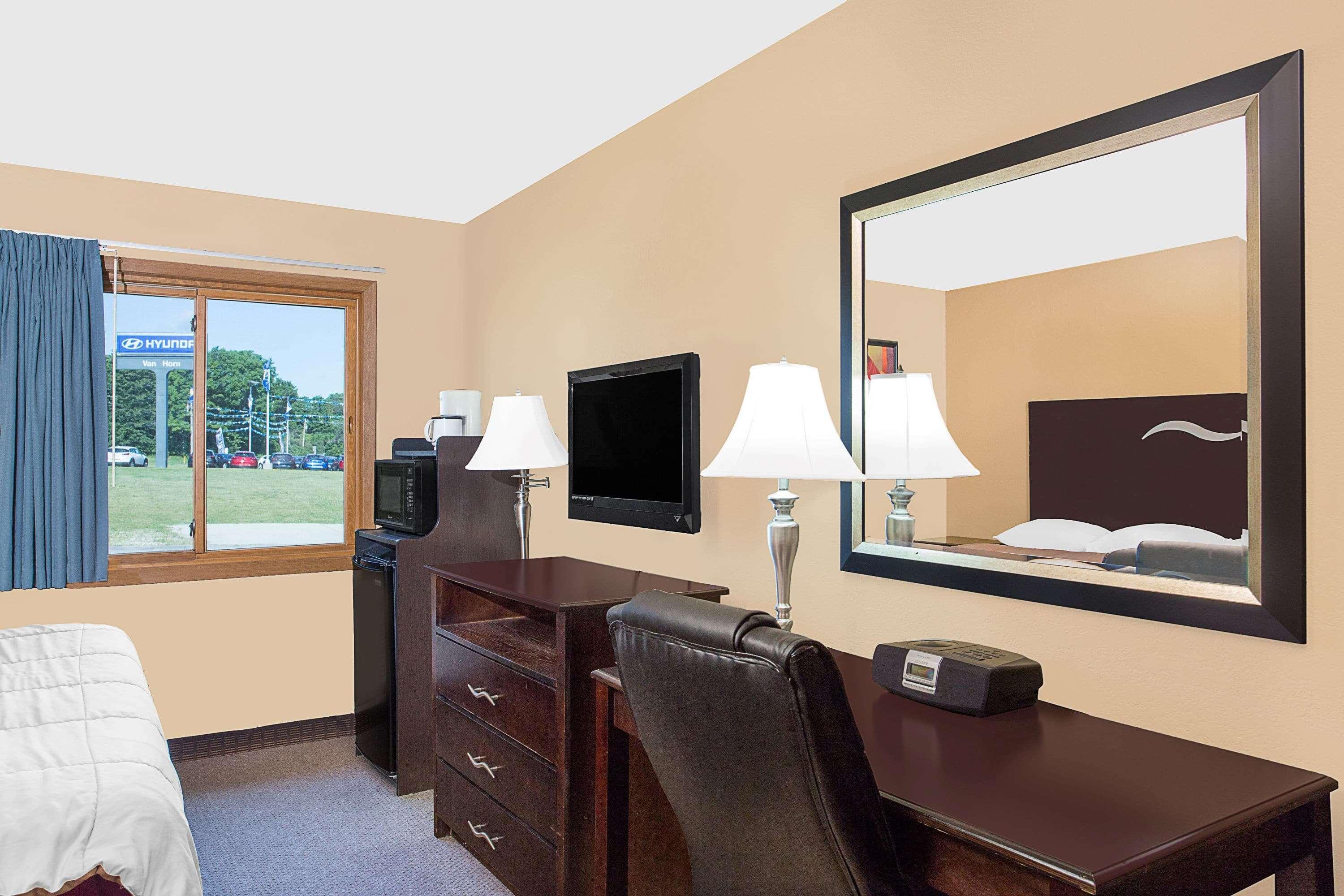 Super 8 By Wyndham Sheboygan Wi Motel Exterior foto